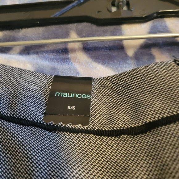 Maurice pants size 5/6, 3 pair for 40$ - Picture 14 of 16